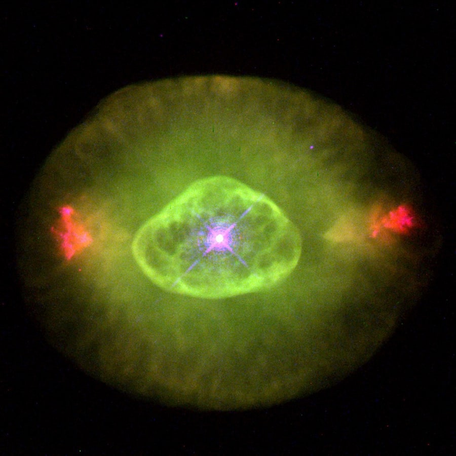 NGC 6826 - планетарная туманность. Описание NGC 6826:, Планетарная туманность в созвездии Лебедь