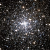 NGC 6752 - шаровое скопление звёзд. Описание NGC 6752:, Объект глубокого космоса в созвездии Павлин
