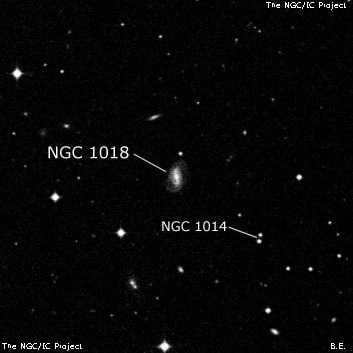 NGC 1018 - спиральная галактика с баром. Описание NGC 1018:, Галактика в созвездии Кит