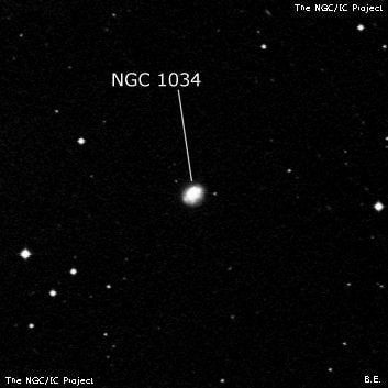 NGC 1034 - галактика неправильной формы. Описание NGC 1034:, Галактика в созвездии Кит