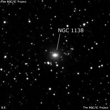 NGC 1138 - спиральная галактика с баром. Описание NGC 1138:, Галактика в созвездии Персей