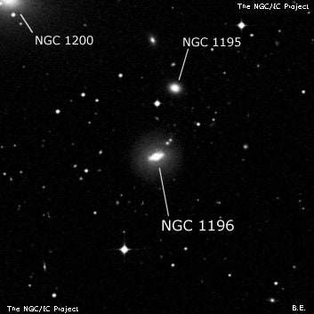 NGC 1196 - спиральная галактика с баром. Описание NGC 1196:, Галактика в созвездии Эридан