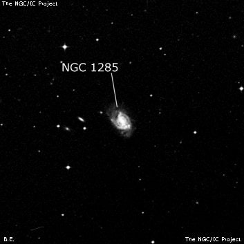 NGC 1285 - спиральная галактика с баром. Описание NGC 1285:, Галактика в созвездии Эридан