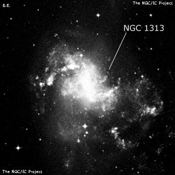 NGC 1313 - спиральная галактика с баром. Описание NGC 1313:, Галактика в созвездии Сетка