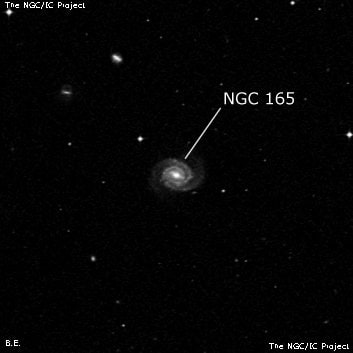 NGC 165 - спиральная галактика с баром. Описание NGC 165:, Галактика в созвездии Кит