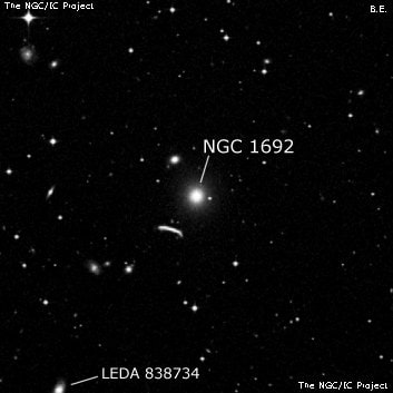 NGC 1692 - линзовидная галактика. Описание NGC 1692:, Галактика в созвездии Эридан