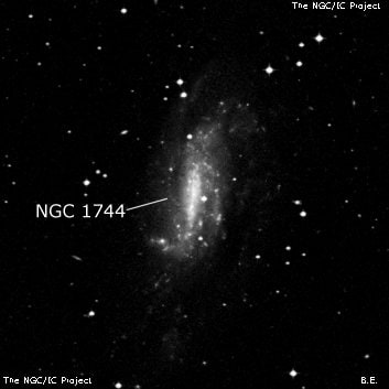 NGC 1744 - спиральная галактика с баром. Описание NGC 1744:, Галактика в созвездии Заяц