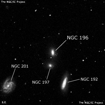 NGC 196 - спиральная галактика с баром. Описание NGC 196:, Галактика в созвездии Кит