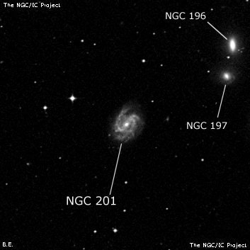 NGC 201 - спиральная галактика с баром. Описание NGC 201:, Галактика в созвездии Кит