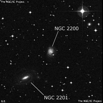 NGC 2200 - спиральная галактика с баром. Описание NGC 2200:, Галактика в созвездии Корма