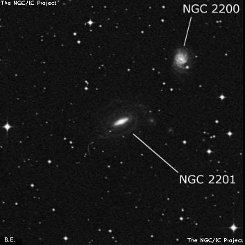 NGC 2201 - спиральная галактика с баром. Описание NGC 2201:, Галактика в созвездии Корма