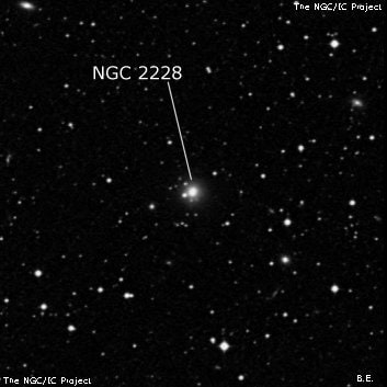 NGC 2228 - спиральная галактика с баром. Описание NGC 2228:, Галактика в созвездии Золотая Рыба