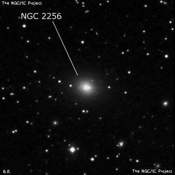 NGC 2256 - спиральная галактика с баром. Описание NGC 2256:, Галактика в созвездии Жираф