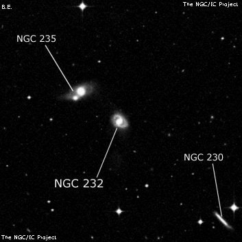 NGC 232 - спиральная галактика с баром. Описание NGC 232:, Галактика в созвездии Кит