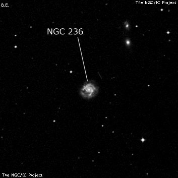 NGC 236 - спиральная галактика. Описание NGC 236:, Галактика в созвездии Рыбы