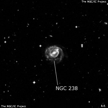 NGC 238 - спиральная галактика с баром. Описание NGC 238:, Галактика в созвездии Феникс