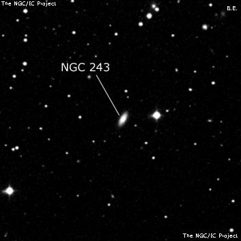 NGC 243 - галактика. Описание NGC 243:, Галактика в созвездии Андромеда