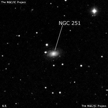 NGC 251 - спиральная галактика. Описание NGC 251:, Галактика в созвездии Рыбы