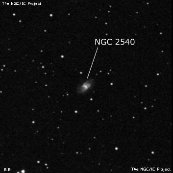 NGC 2540 - спиральная галактика с баром. Описание NGC 2540:, Галактика в созвездии Рак