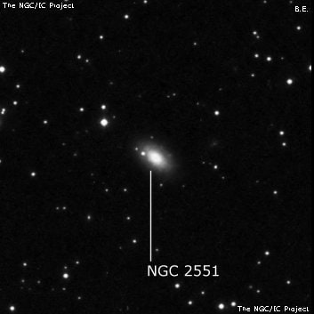 NGC 2551 - спиральная галактика. Описание NGC 2551:, Галактика в созвездии Жираф