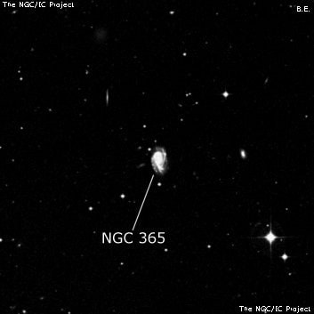 NGC 365 - спиральная галактика с баром. Описание NGC 365:, Галактика в созвездии Скульптор