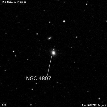 NGC 4807 - спиральная галактика с баром. Описание NGC 4807:, Галактика в созвездии Волосы Вероники