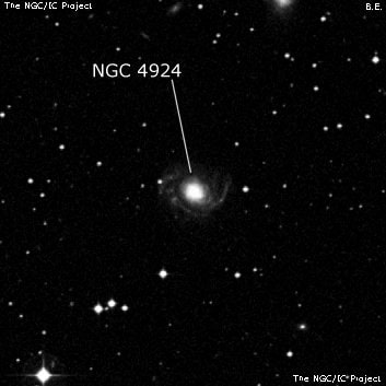 NGC 4924 - спиральная галактика с баром. Описание NGC 4924:, Галактика в созвездии Дева