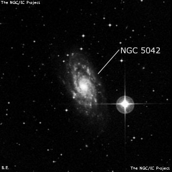 NGC 5042 - спиральная галактика с баром. Описание NGC 5042:, Галактика в созвездии Гидра