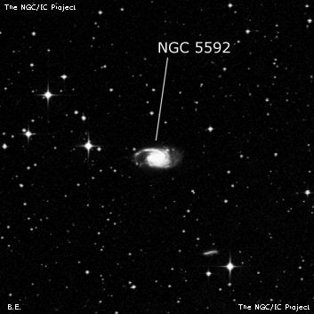 NGC 5592 - спиральная галактика с баром. Описание NGC 5592:, Галактика в созвездии Гидра