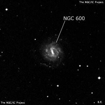 NGC 600 - спиральная галактика с баром. Описание NGC 600:, Галактика в созвездии Кит