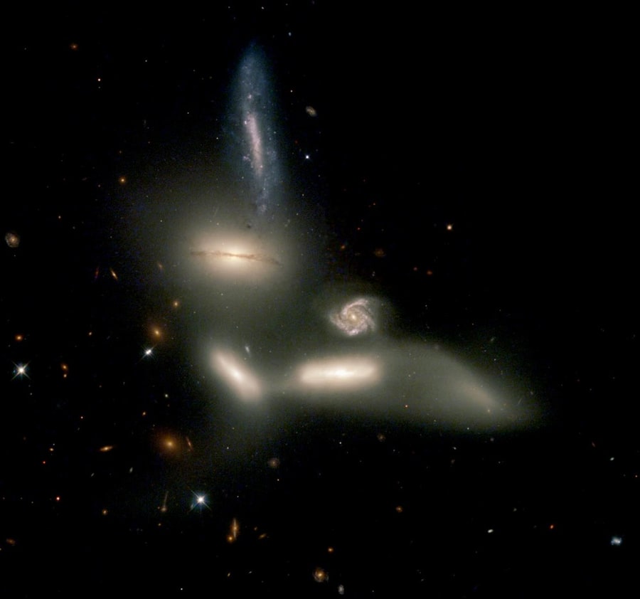 NGC 6027 - линзовидная галактика. Описание NGC 6027:, Галактика в созвездии Змея