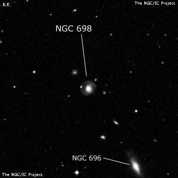 NGC 698 - спиральная галактика с баром. Описание NGC 698:, Галактика в созвездии Печь
