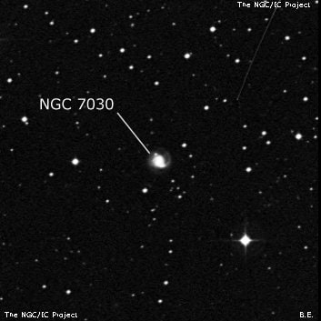 NGC 7030 - спиральная галактика с баром. Описание NGC 7030:, Галактика в созвездии Козерог