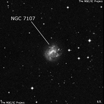 NGC 7107 - спиральная галактика с баром. Описание NGC 7107:, Галактика в созвездии Журавль