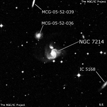 NGC 7214 - спиральная галактика с баром. Описание NGC 7214:, Галактика в созвездии Южная Рыба