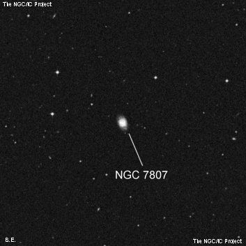 NGC 7807 - спиральная галактика с баром. Описание NGC 7807:, Галактика в созвездии Кит