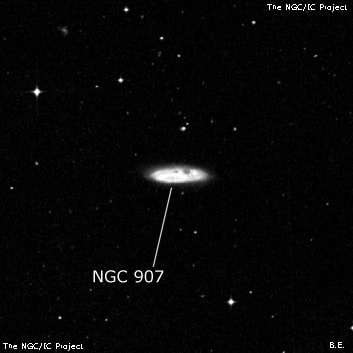 NGC 907 - спиральная галактика с баром. Описание NGC 907:, Галактика в созвездии Кит