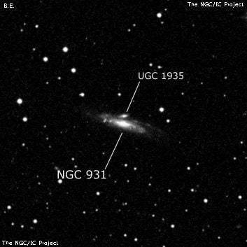 NGC 931 - галактика. Описание NGC 931:, Галактика в созвездии Треугольник
