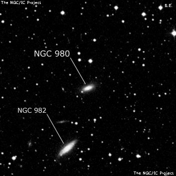 NGC 980 - линзовидная галактика. Описание NGC 980:, Галактика в созвездии Андромеда